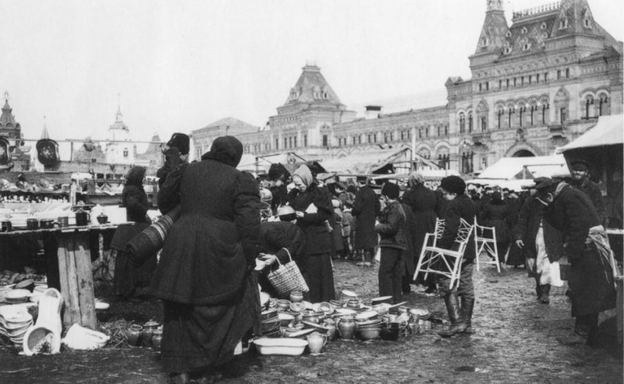 17岁抛夫弃子,一个用身体换金钱的*女妓**,凭什么有名有利?