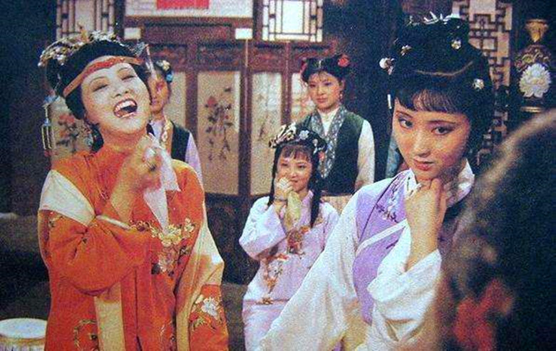 红楼梦王夫人是宝玉娘吗,红楼梦王夫人是伪善吗