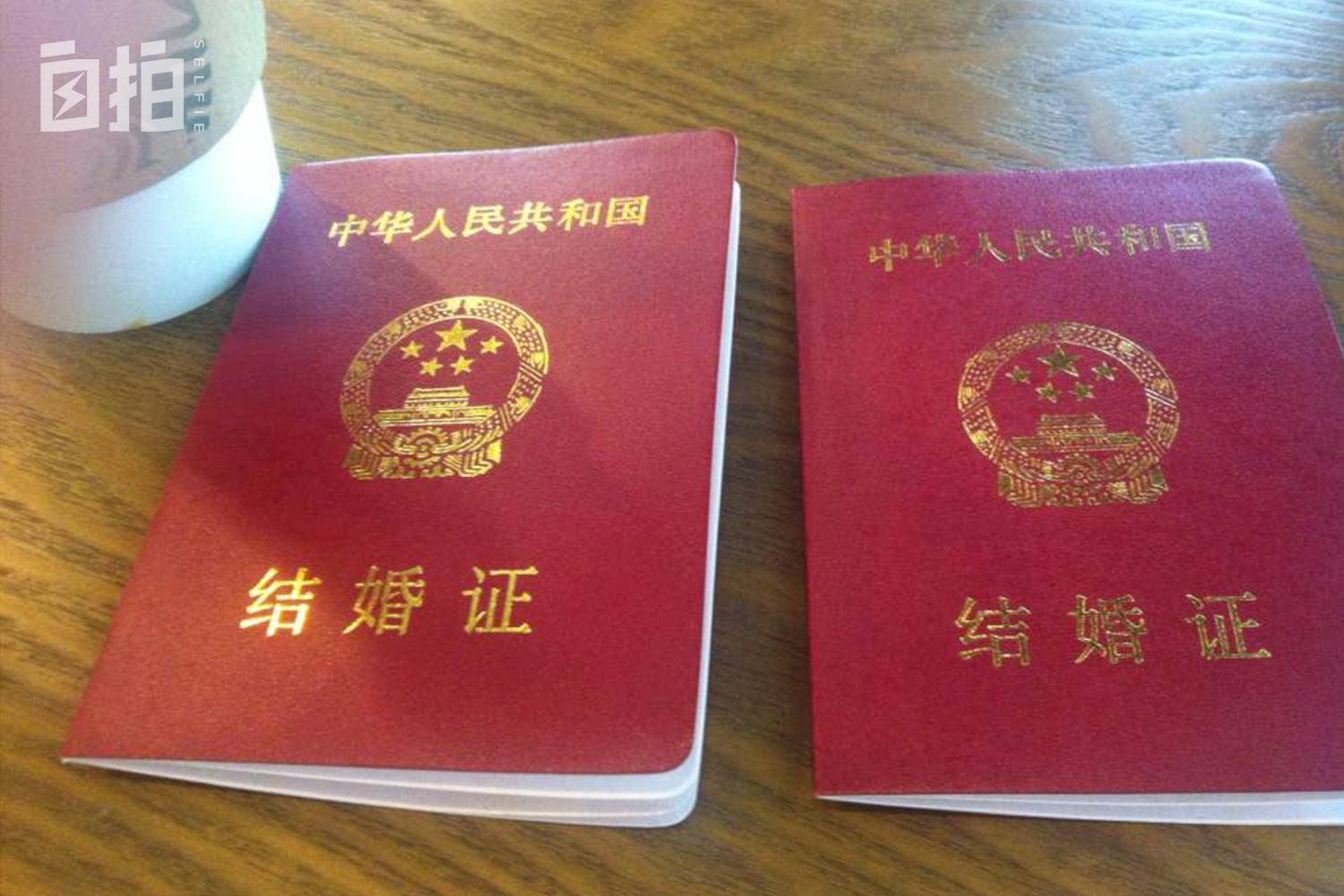 35岁中国小伙娶26岁美国妻子,八年前河南小伙娶大五岁美国妻子