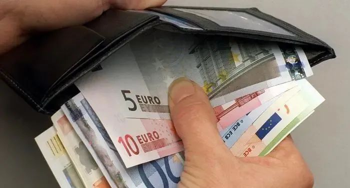 2021了,你还要扛火锅底料去法国吗?快来看行李攻略避雷