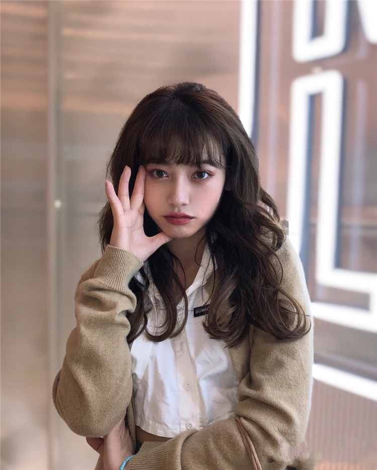 脸显大的女生发型,脸大女生日常发型