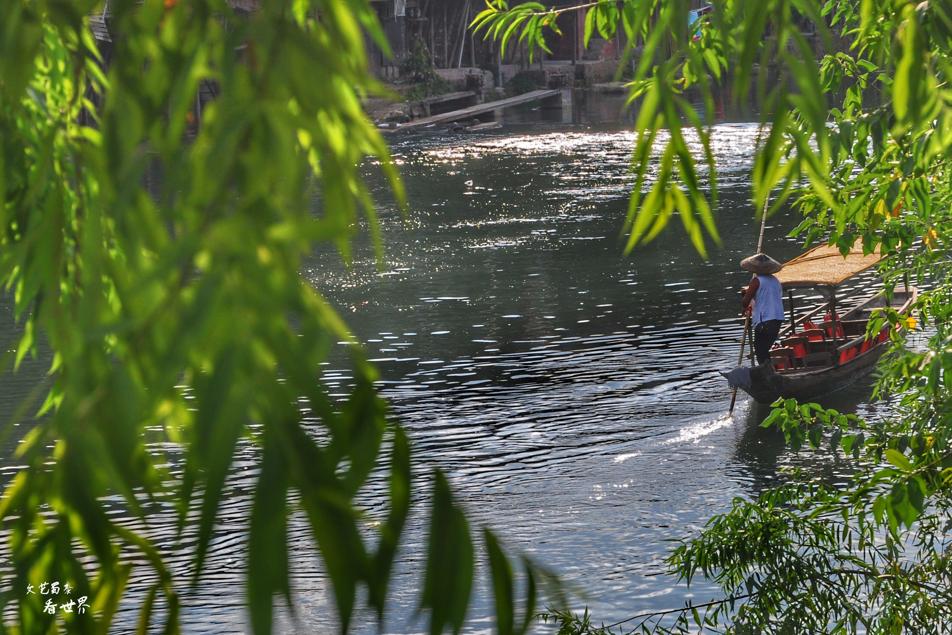 凤凰古城还值得去吗,凤凰古城值得去吗