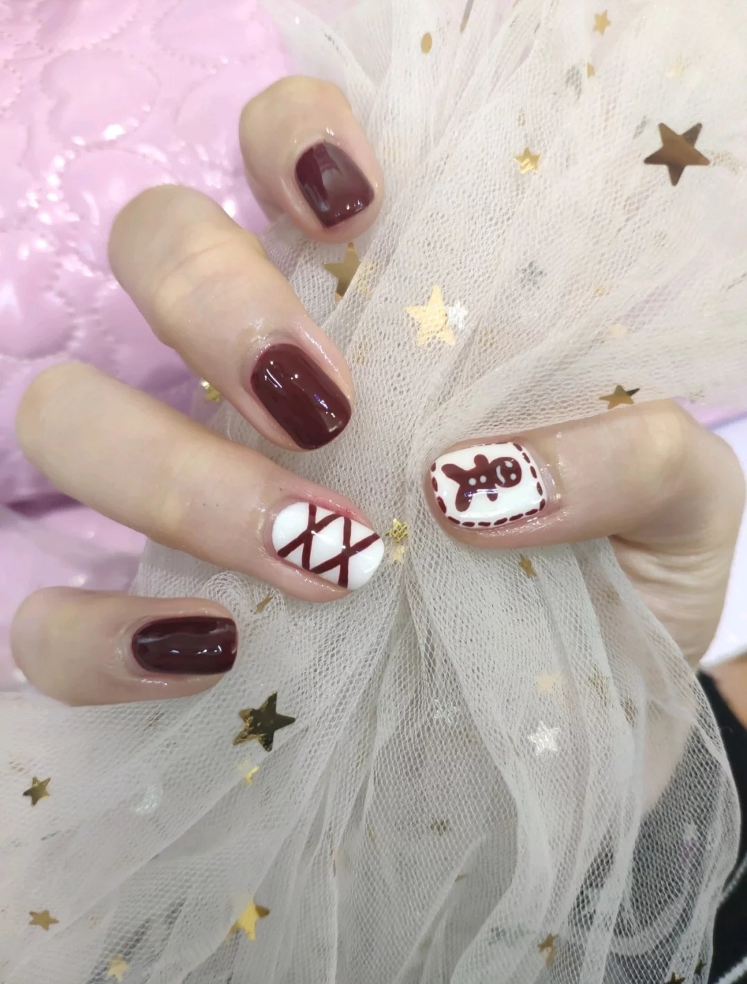 圣诞节麋鹿美甲款式,美甲秋冬款手绘圣诞麋鹿