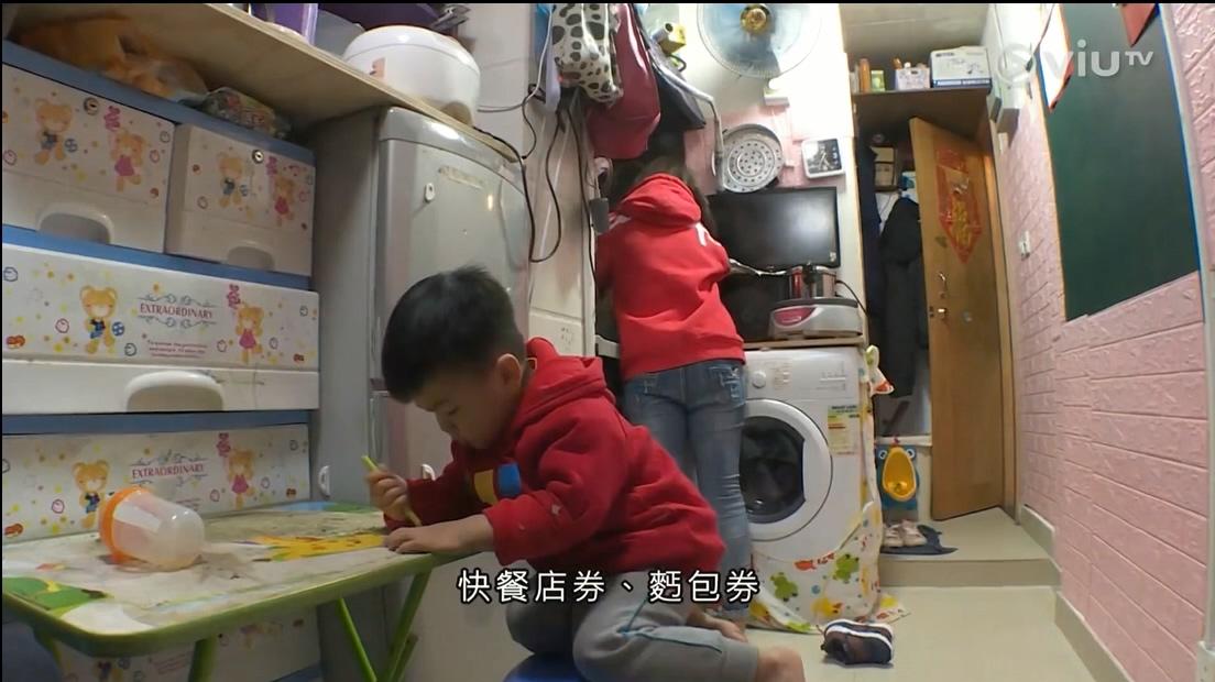 你看过香港的“棺材房”吗？不到5平米的空间，是20多万人的家