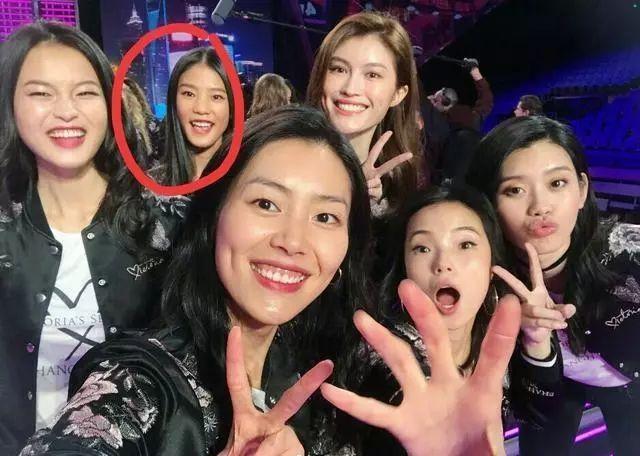 王艺维密走秀照片2017,王艺上海维密秀服装