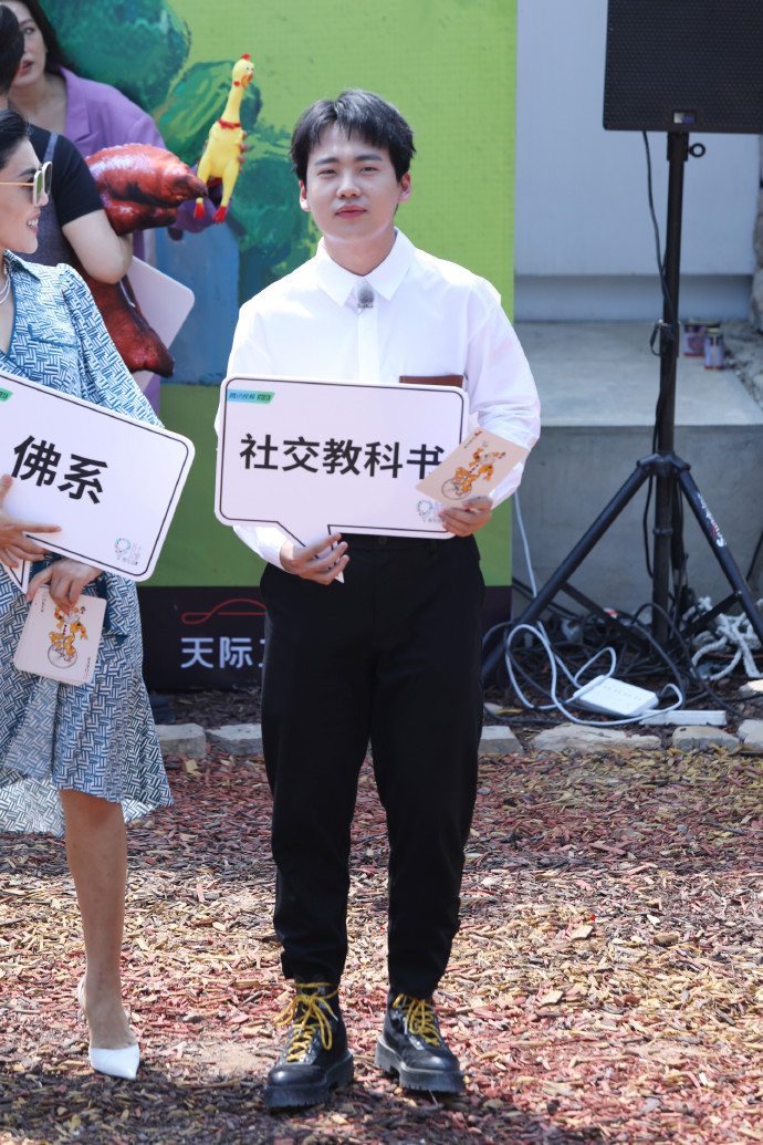 郭麒麟穿西装最帅的样子,郭麒麟穿西装真的帅