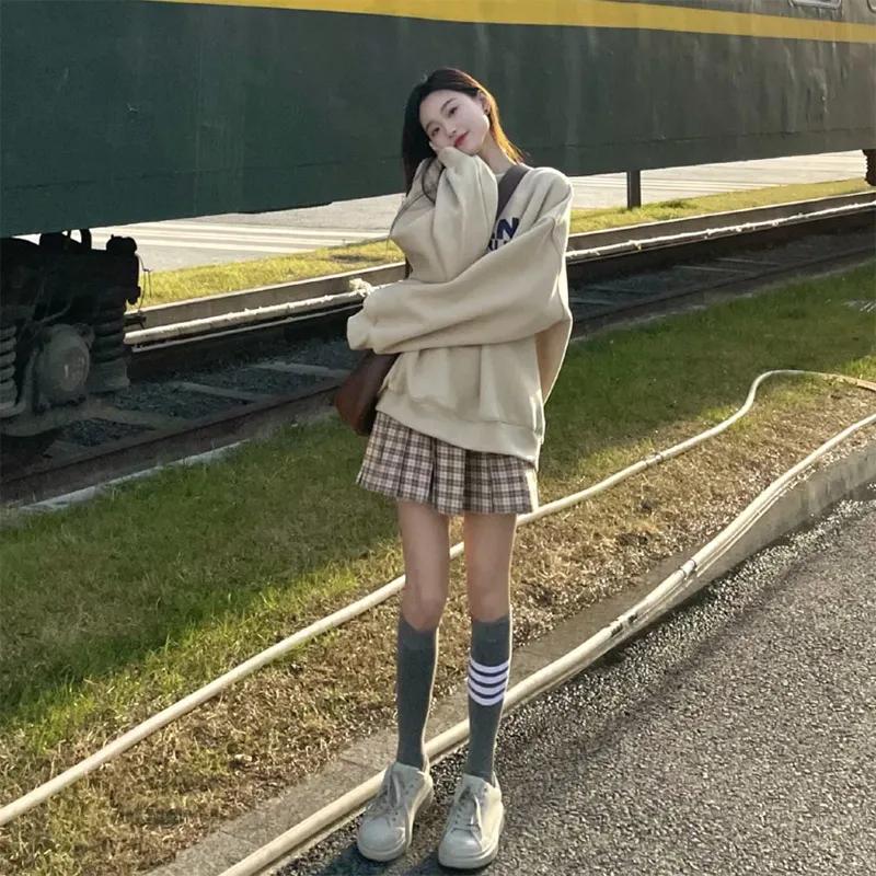 时尚卫衣穿搭技巧,最简单的卫衣穿搭