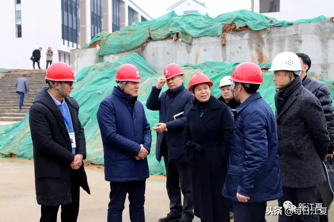 今天这个调研“暖”了军运村现场解决9个问题