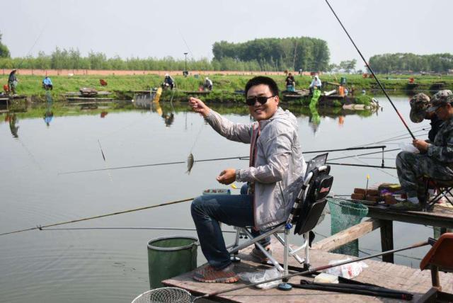 秋季鱼塘老鱼如何钓,秋天鱼为什么那么难钓