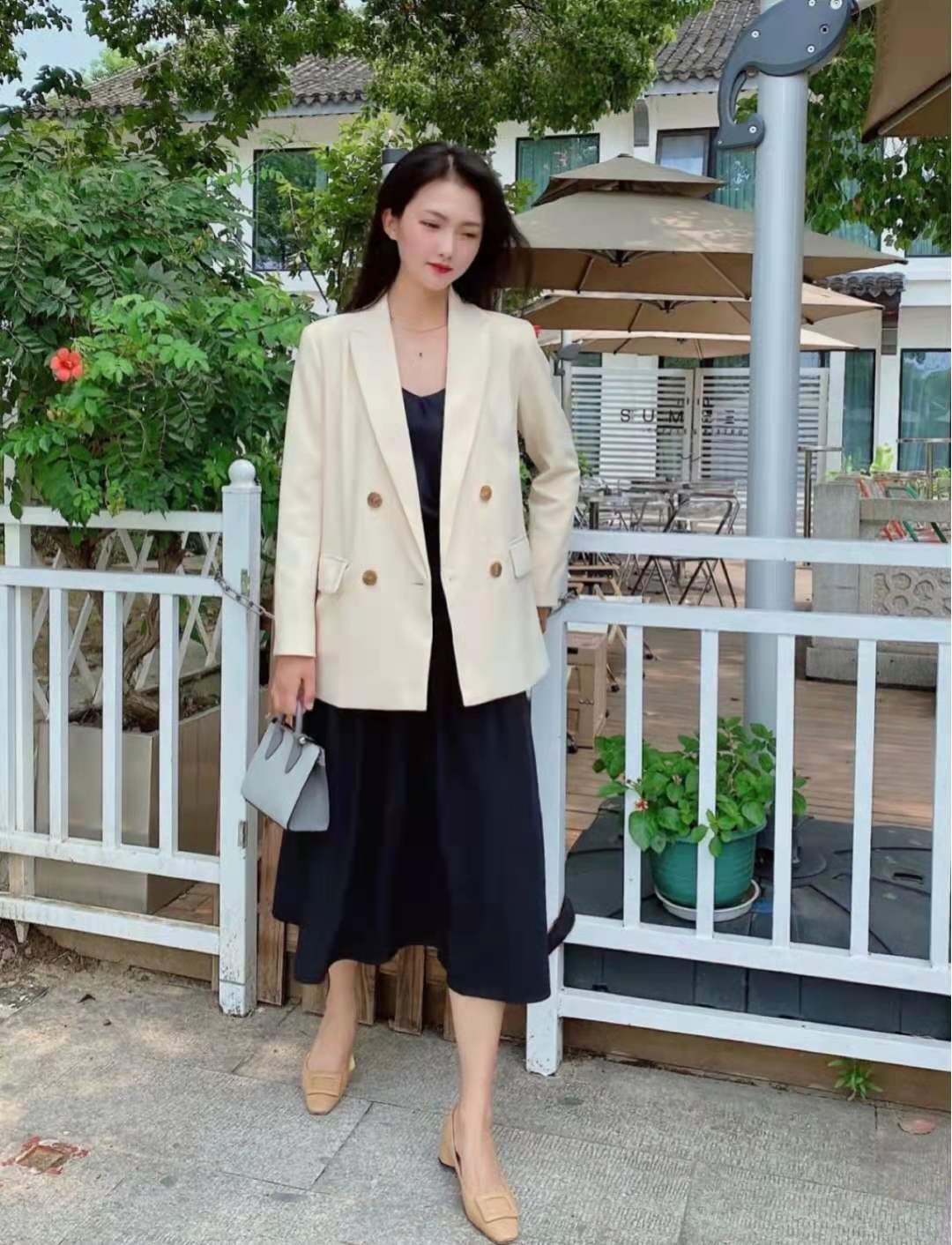 时尚搭配女人味十足,知性优雅女人味高档女装搭配