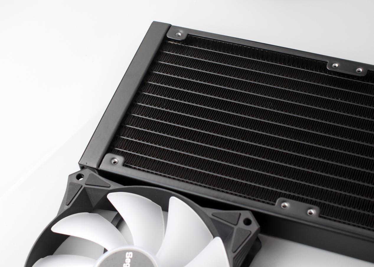 鑫谷360水冷怎么样,鑫谷360水冷压得住12900k吗