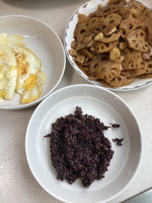 通过对藜麦杂粮粥料液比及原料配比的研制,确定精深加工关键技术