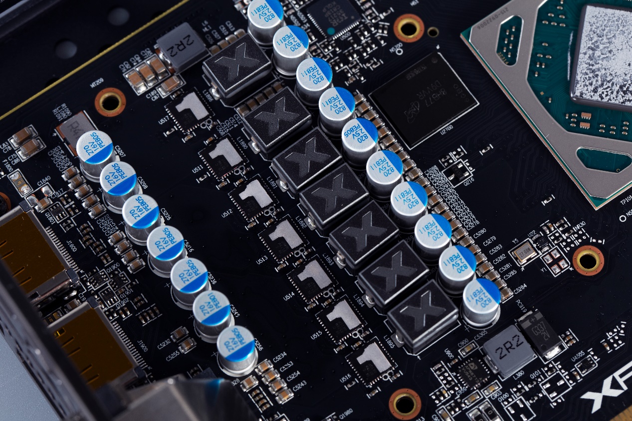 你如何评价amdrx590显卡,amdrx590相当于现在什么显卡