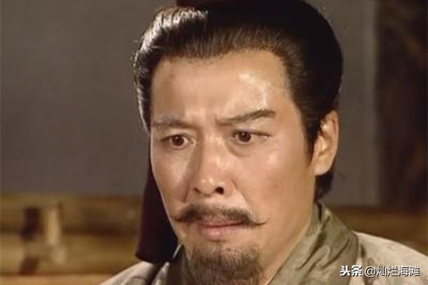 关羽放曹操走华容道后面对诸葛亮,曹操从华容道逃跑完整视频