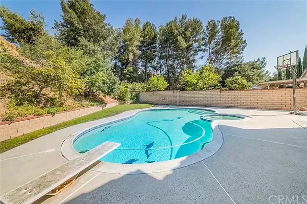 100万在国外能买到什么样的房子,在美国100万能买什么样的房子