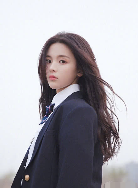 杨超越机智回应被说靠脸吃饭,杨超越有几次被黑上热搜