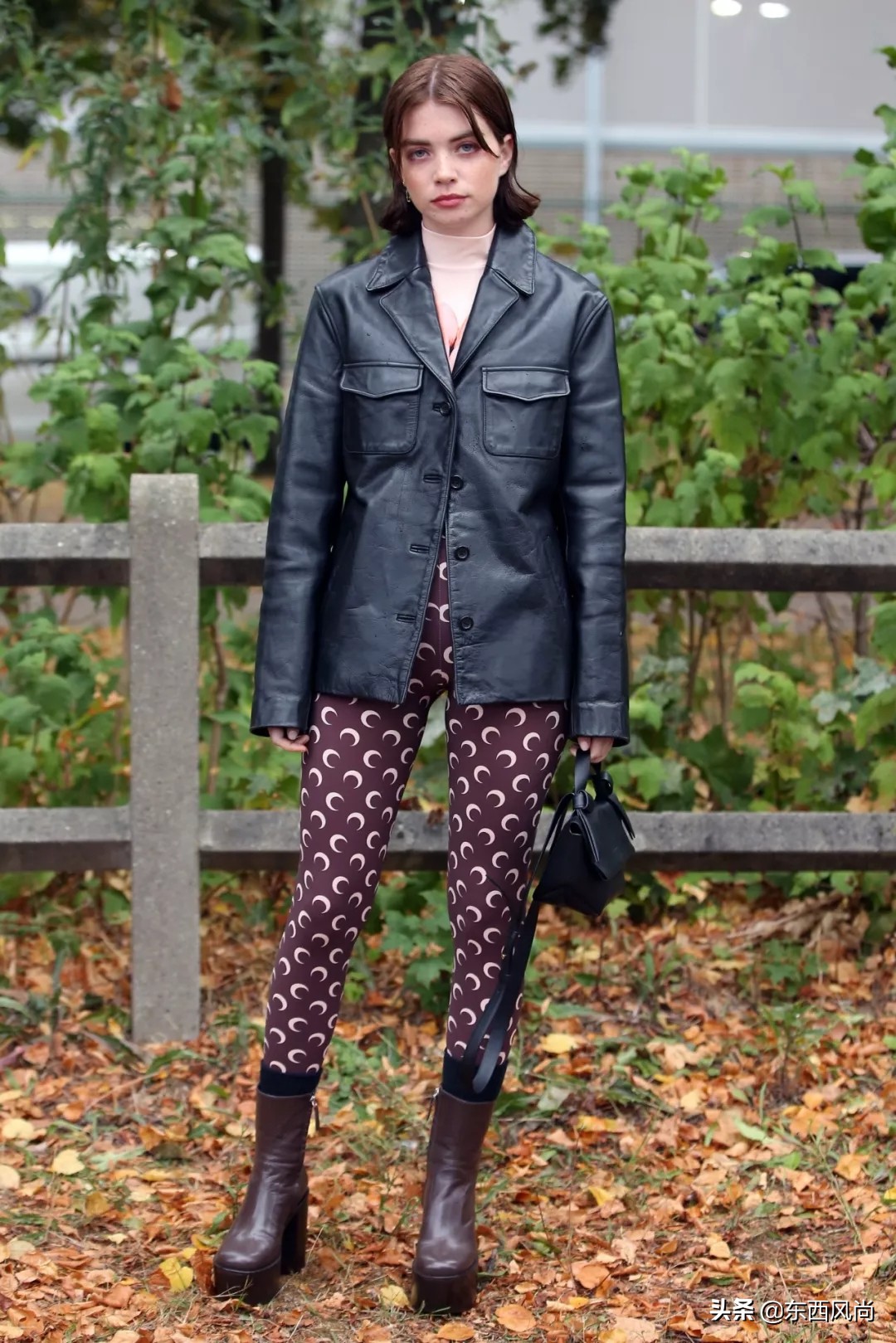 论一件黑西装到底有多能搭,皮西装真的百搭