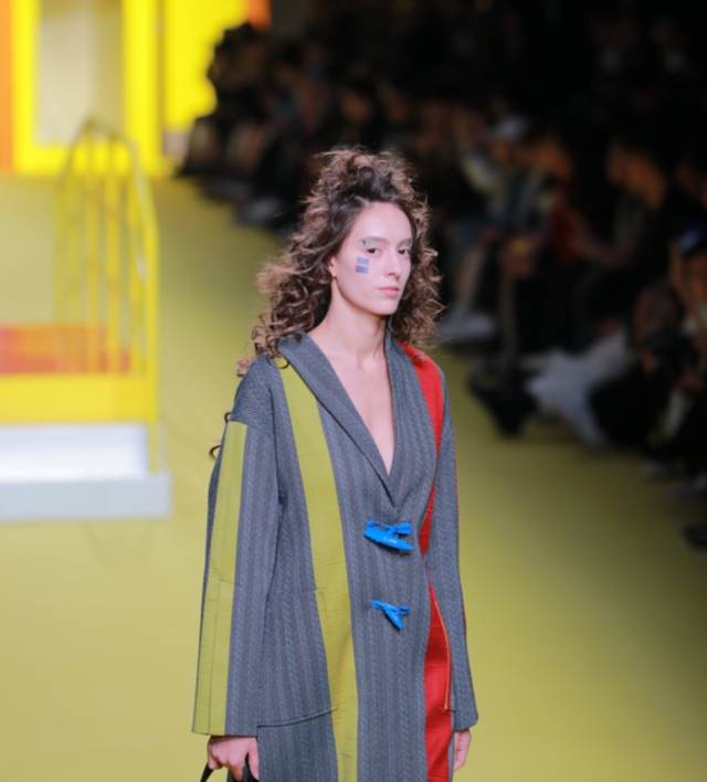 烫头不懂点内情，怎么敢说寄几是老司机