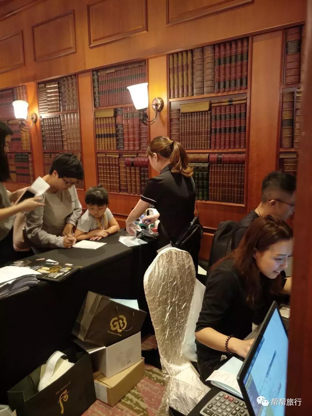 双11商战升级，这是和某宝抢客的节奏？香港也在开启买买买的节日