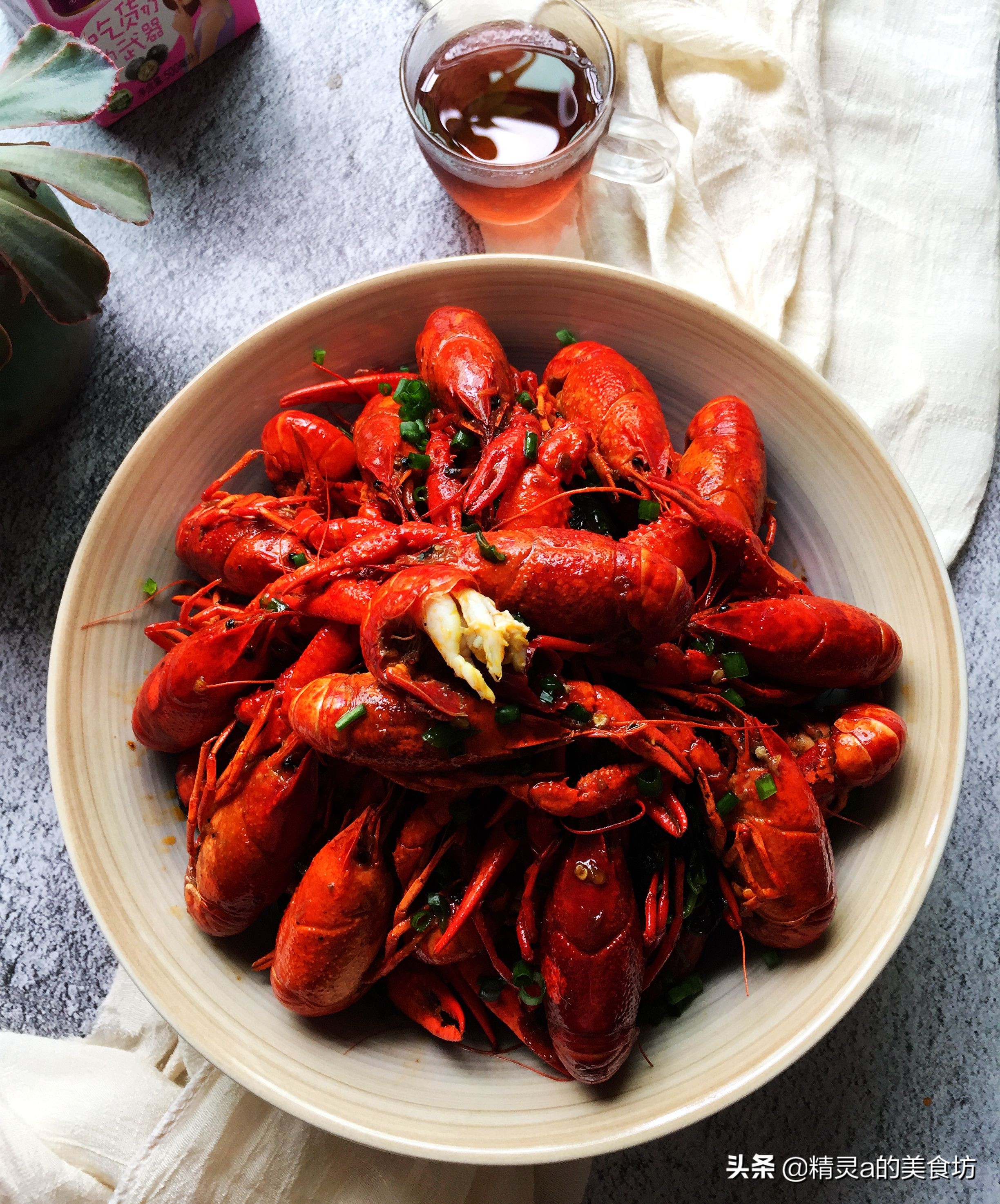 这才是小龙虾的正确打开方式,享用小龙虾的正确姿势get起来