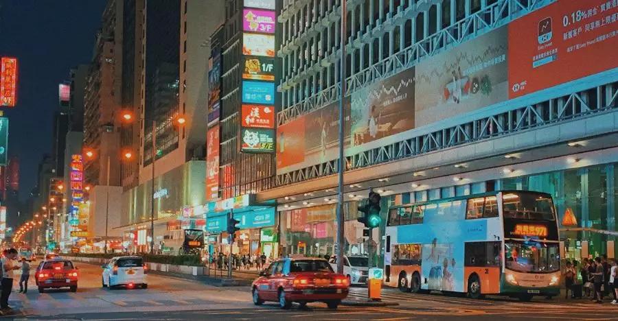 从来没见过如此冷清现场,从没见过如此空荡荡的长沙