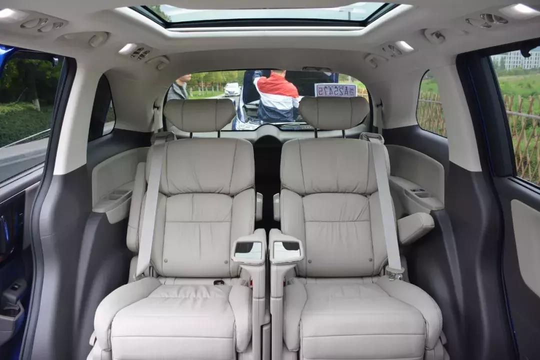 实测油耗6.4L!混动奥德赛:一辆改变MPV历史的车型!