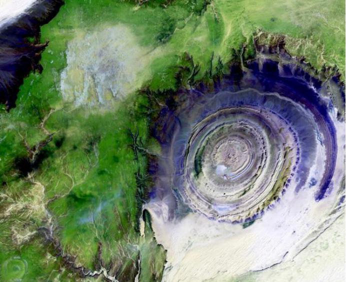 美国宇航员拍到地球画面瞬移,美国宇航员在月球上拍到的地球