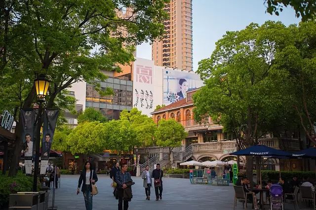 武汉豪车的视频,武汉最豪停车场