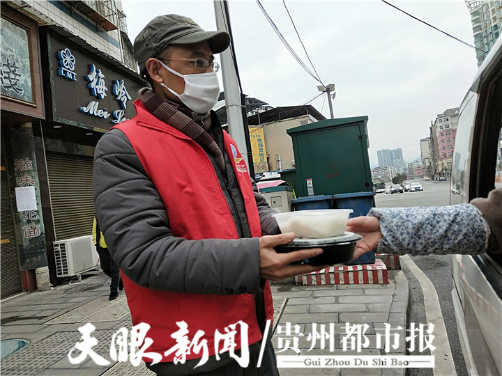 你帮我帮大家帮,帮出邻里真感情!遵义汇川社区“帮帮团”,为民服务受好评