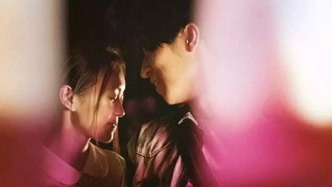 鍦ㄩ娓仛姘村,鍑虹敓鍦ㄩ娓敓娲诲湪骞夸笢