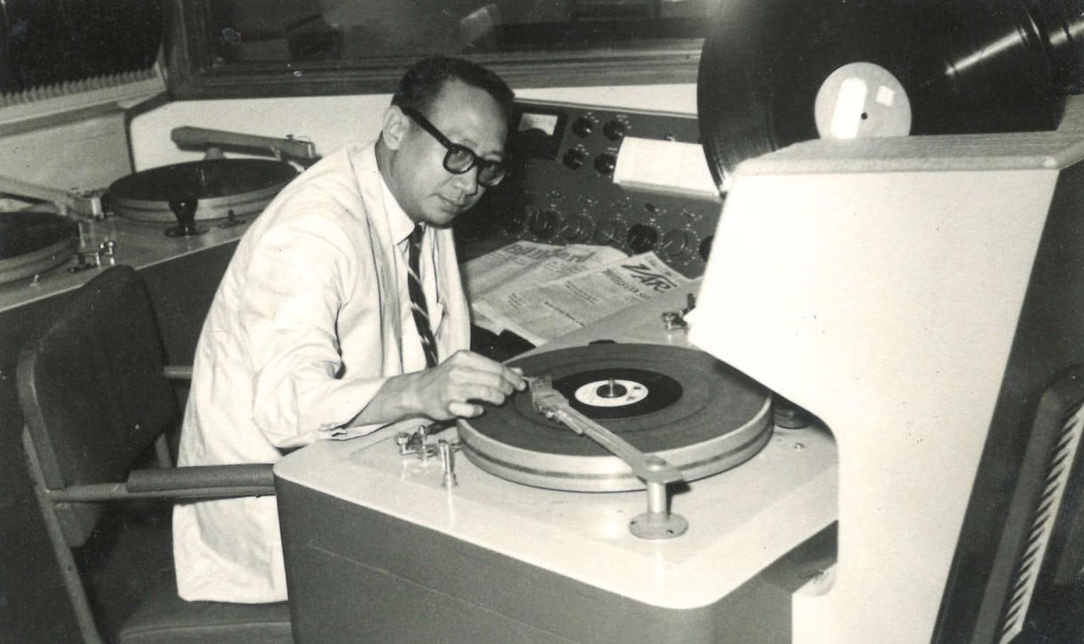 96岁UncleRay举办红馆演唱会，打破胡枫89岁纪录，杜丽莎压轴献唱