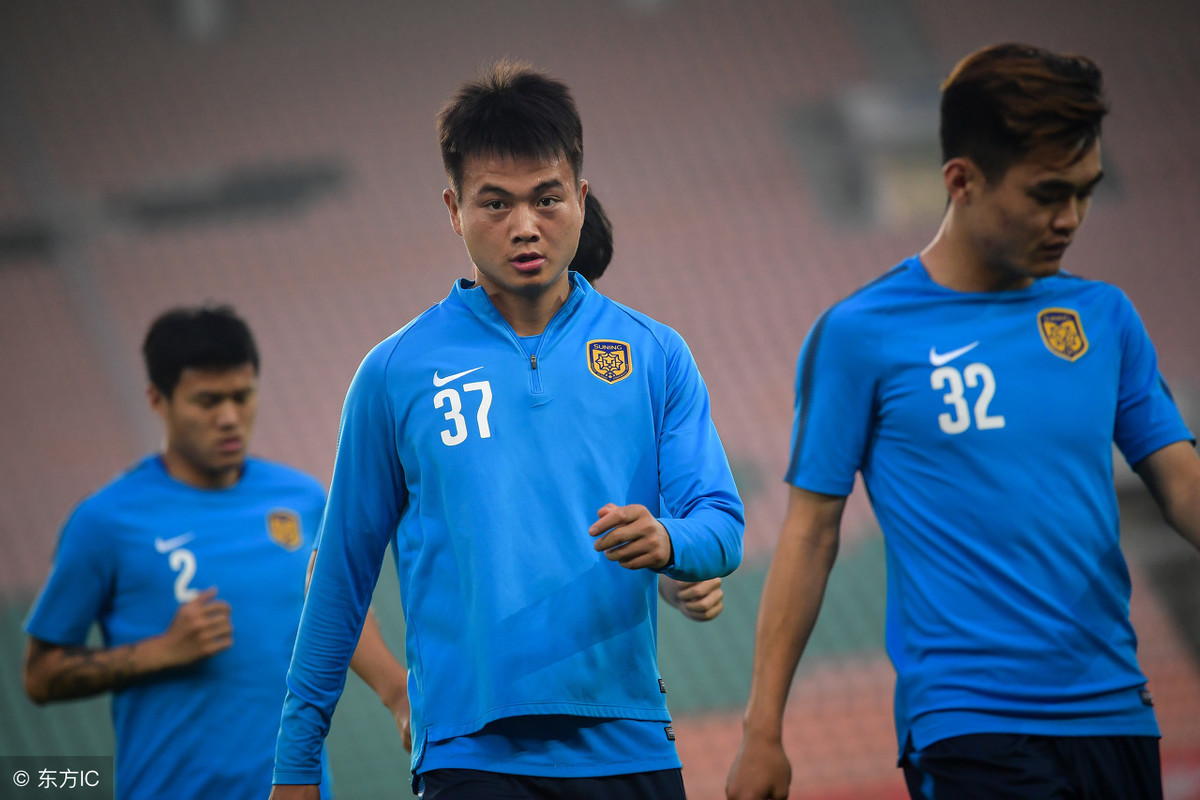 苏宁球员名单小将,苏宁球员训练