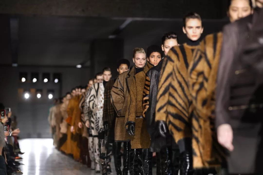 MaxMara男士穿搭,maxmara黑色西装外套怎么搭