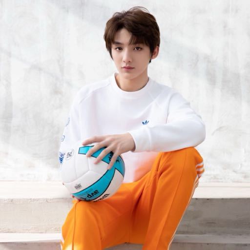 易烊千玺偶练,易烊千玺小成员