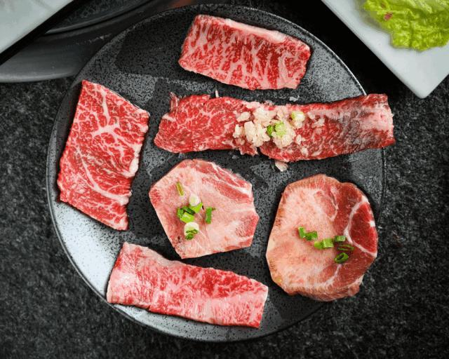 这家烤肉巨头新店开业就“爆店”！现在还能免费吃肉，这也太棒了