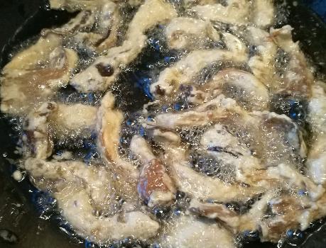 干炸蘑菇需要洗蘑菇吗,蘑菇的家常做法干炸蘑菇