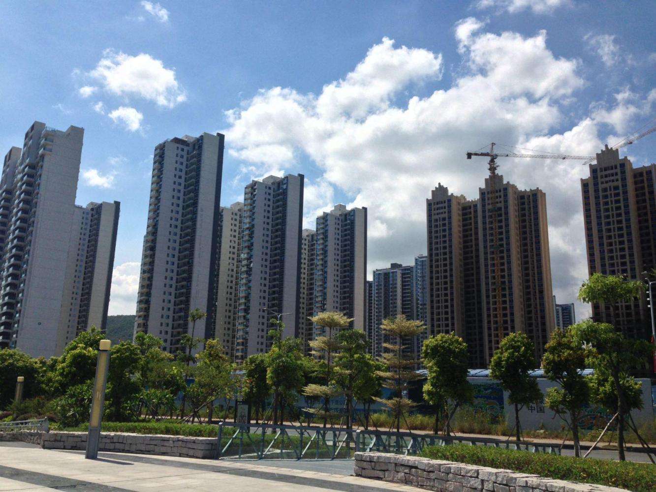 夫妻离婚后房产贷款怎么办,夫妻买房后离婚贷款如何处理