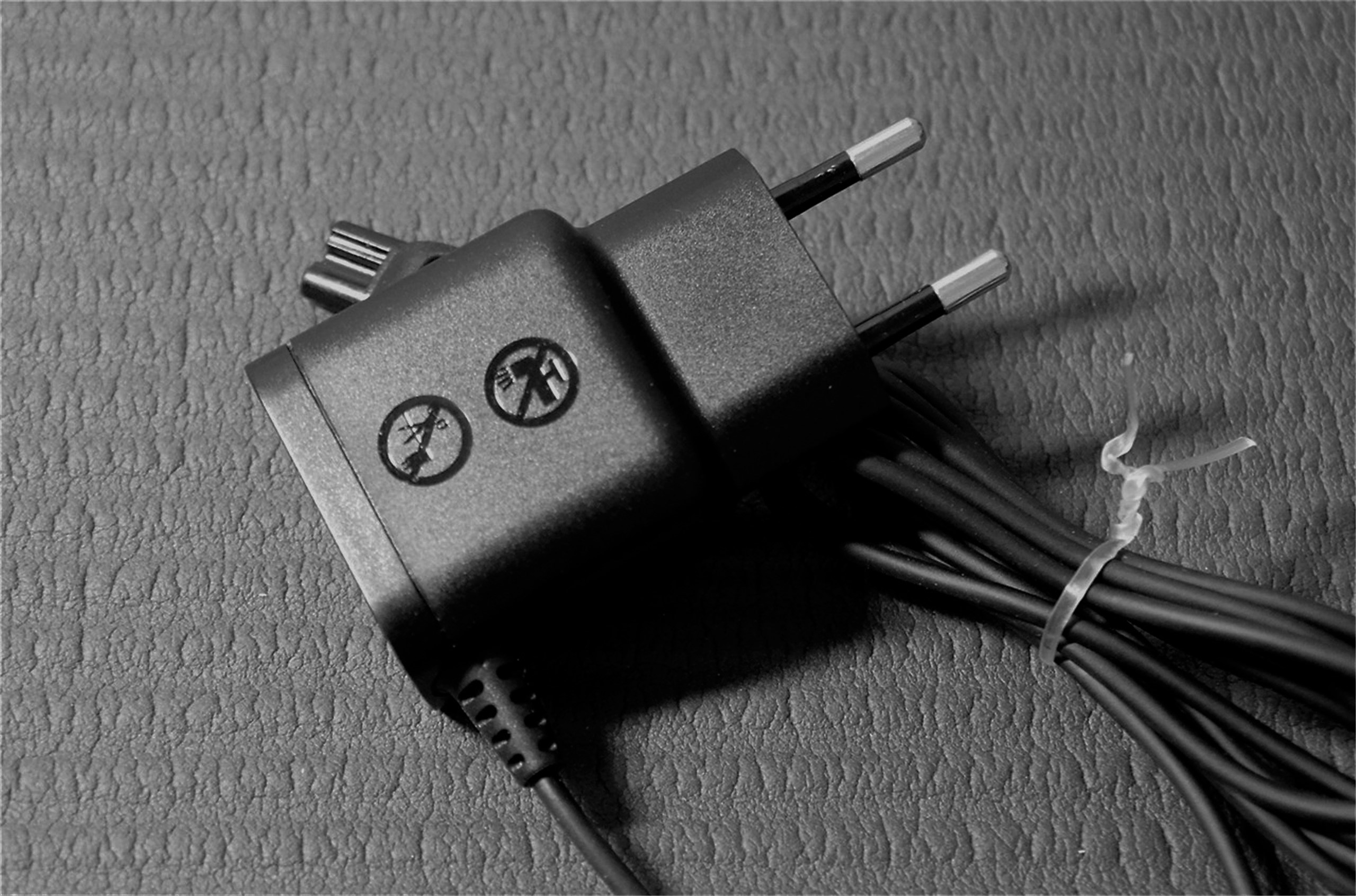 飞利浦s7000剃须刀怎样全身水洗,飞利浦剃须刀s7000使用说明