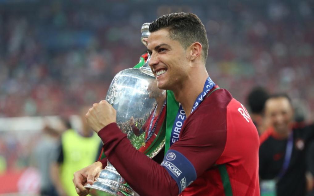 C罗和梅西历史地位,c罗和梅西谁的领袖力大