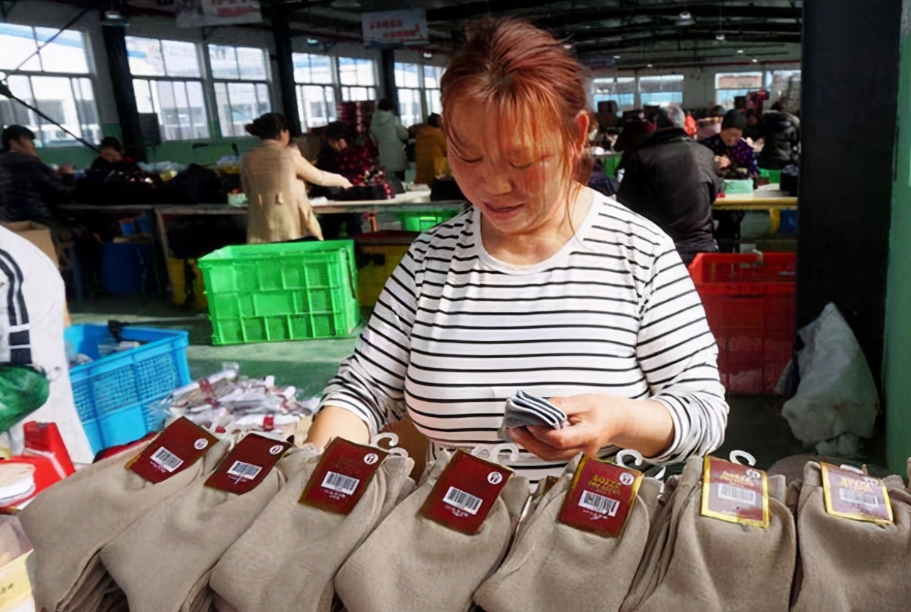 袜业大王浪莎是真是假,浪莎袜业老板事件