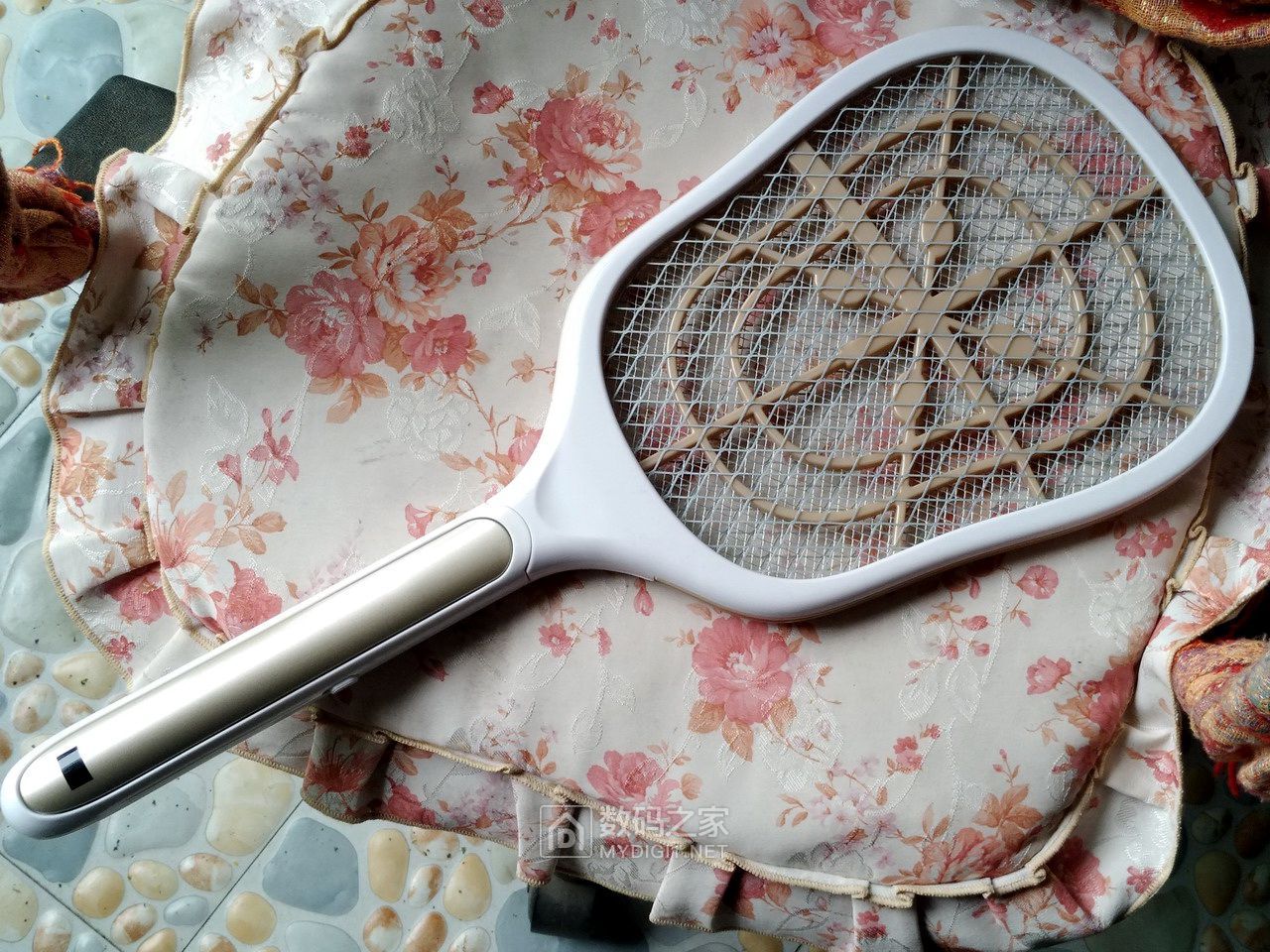 电蚊拍电路图原理检修视频,电蚊拍电路故障维修大全