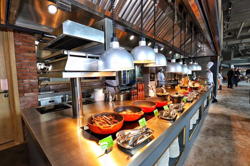 人鱼公主、汽车人伴孩子入睡，青岛首家自创IP沉浸式家庭亲子酒店开业