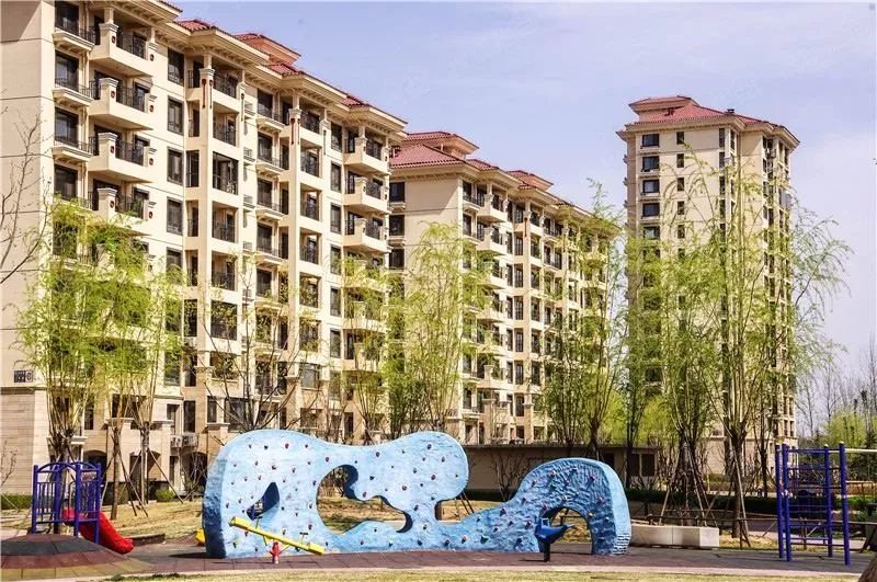 欧洲造园技艺恒华湖公馆一弯湖水，一生所向，湖居美宅！