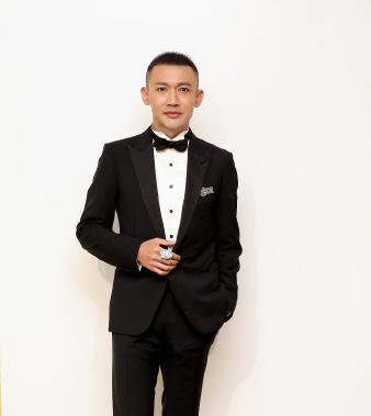 著名演员聂远：风雨中贤妻高擎爱的旗帜