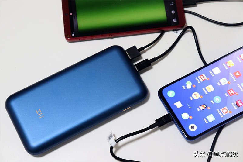 65w快充移动电源充电评测,65w快充2c与普通的区别