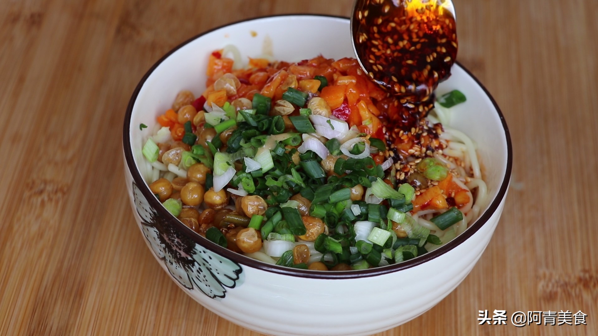 热干面在家自己调料,正宗热干面做法与配菜