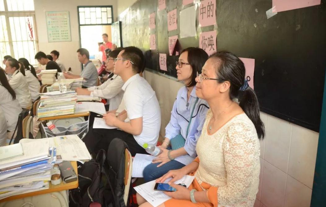 师范类大学毕业今后就业难吗,师范大学毕业不愁就业吗