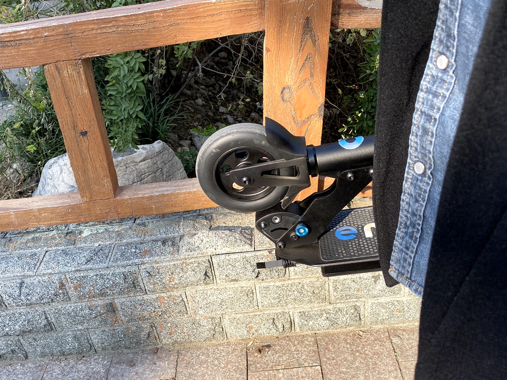 瑞士迈古电动滑板车,瑞士迈古米成人滑板车