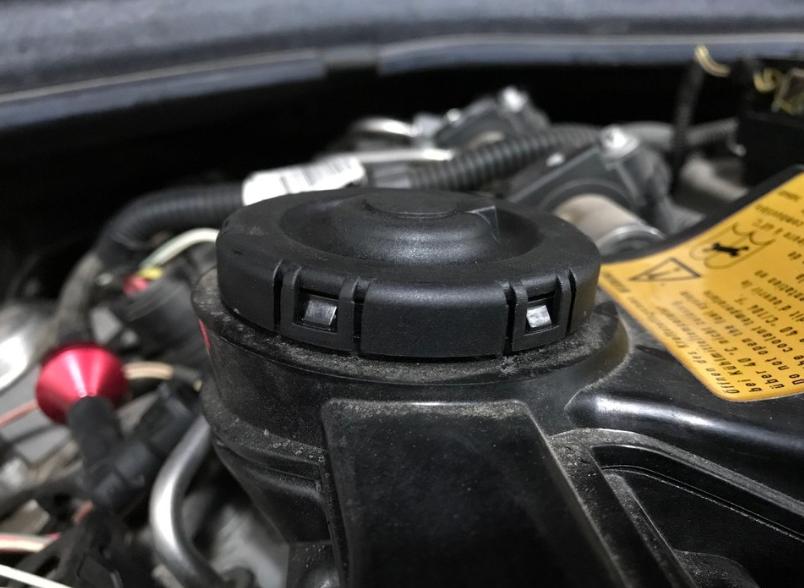 23款宝马3系320li几公里会烧机油,宝马3系烧机油如何处理