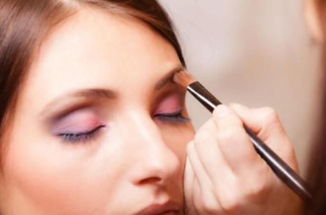 每天用化妆品的顺序,每天都用的化妆品有哪些